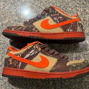 10.5 NikeSB Reese Forbes Hunter Dunk Low